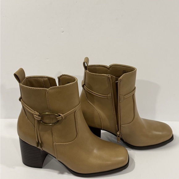 croft & barrow Shoes - Croft & Barrow Tan Ankle Boots Women’s 5.5 Medium Block Heel Side Zip NWOT